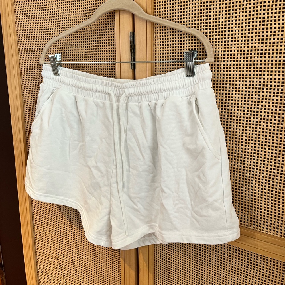 Automet Women’s XL White Shorts - Picture 2 of 5